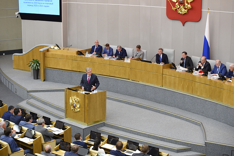 Правительство РФ рассмотрит в июле основные направления таможенно-тарифной политики на 2012-2014 гг